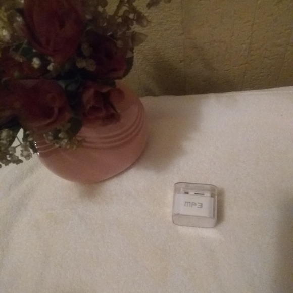 MP3 Mini Music Player - Picture 2 of 3